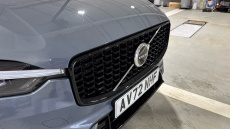 Volvo XC60 2.0 B5P Plus Dark 5dr AWD Geartronic Petrol Estate